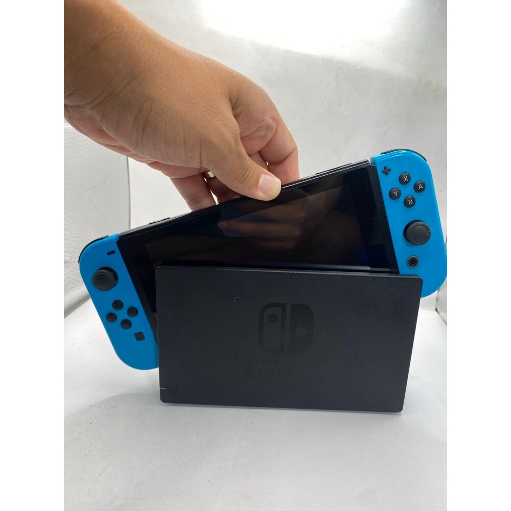 Nintendo Switch Neon Blue Console + Dock Switch 1 Handheld  switch 1